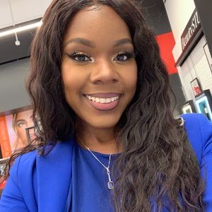 Meet your Posher, Tia